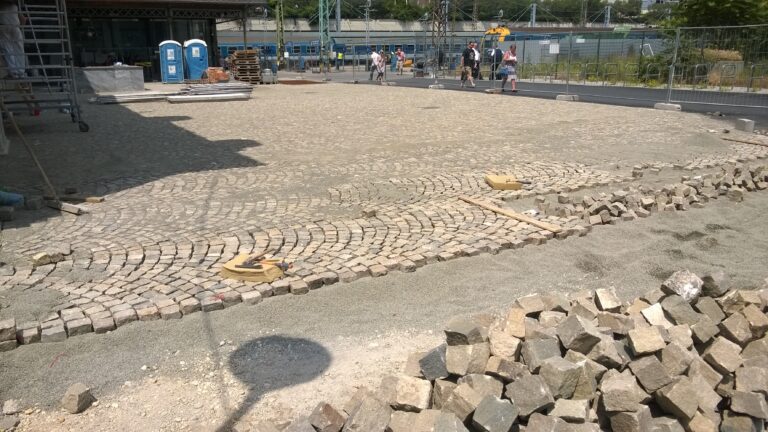 Hasított andezit kockakő burkolat