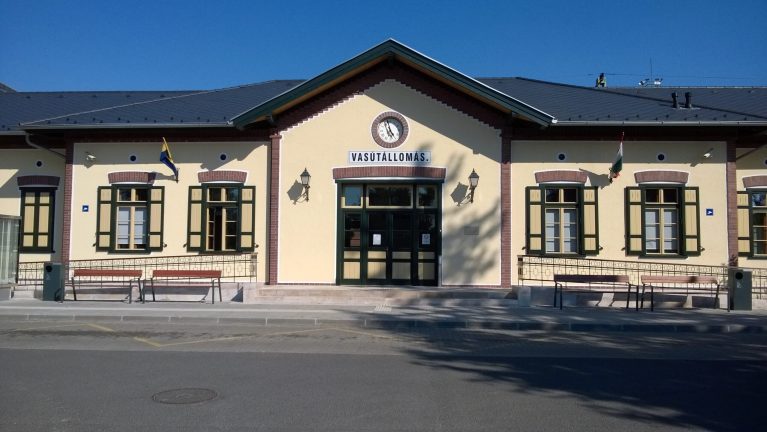 2-műemlék-bejarati-traktus-rampakkal-2