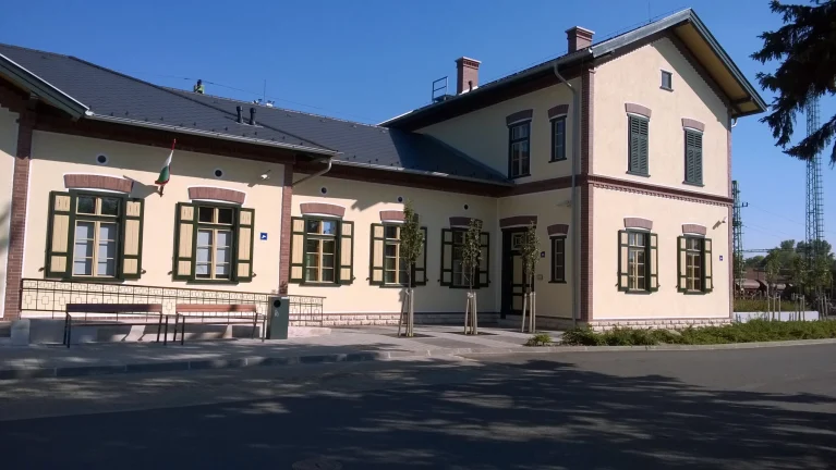 4-muemlek-epulet-jo
